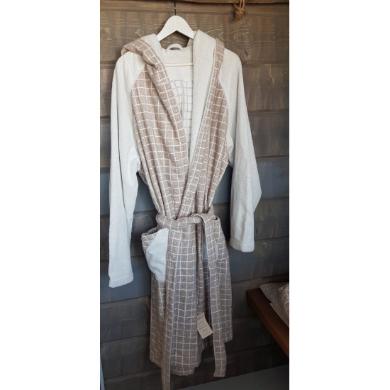 Bézs kockás köntös