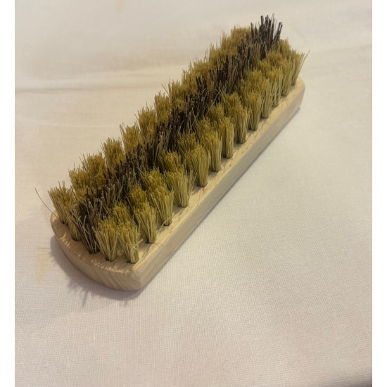 Szaunapad kefe, közepén hosszabb sörtével 16 x 5 x 5 cm