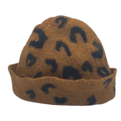 Párducmintás nemez szaunasapka